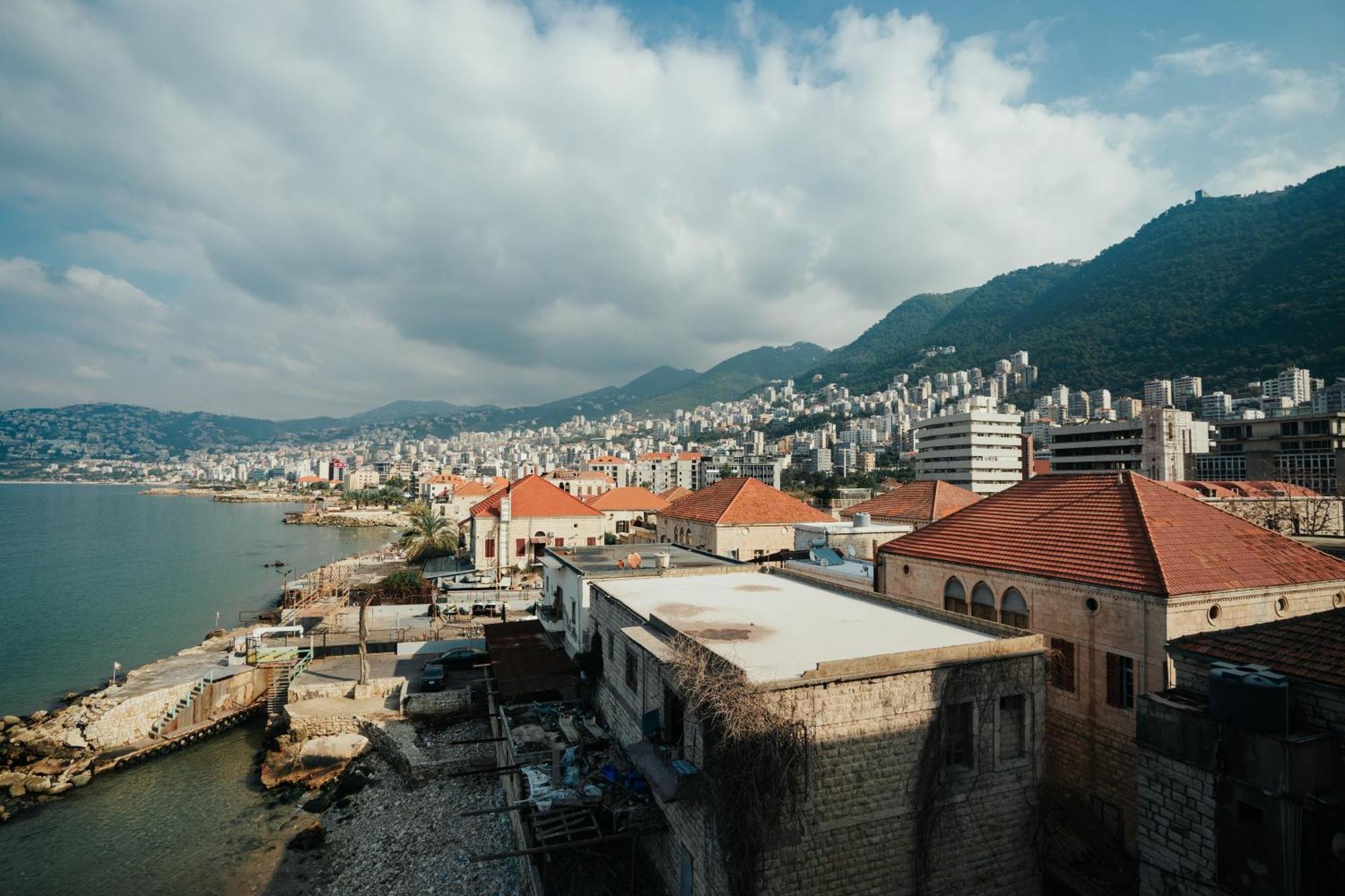 Holiday Suites Hotel & Beach Resort Jounieh Buitenkant foto
