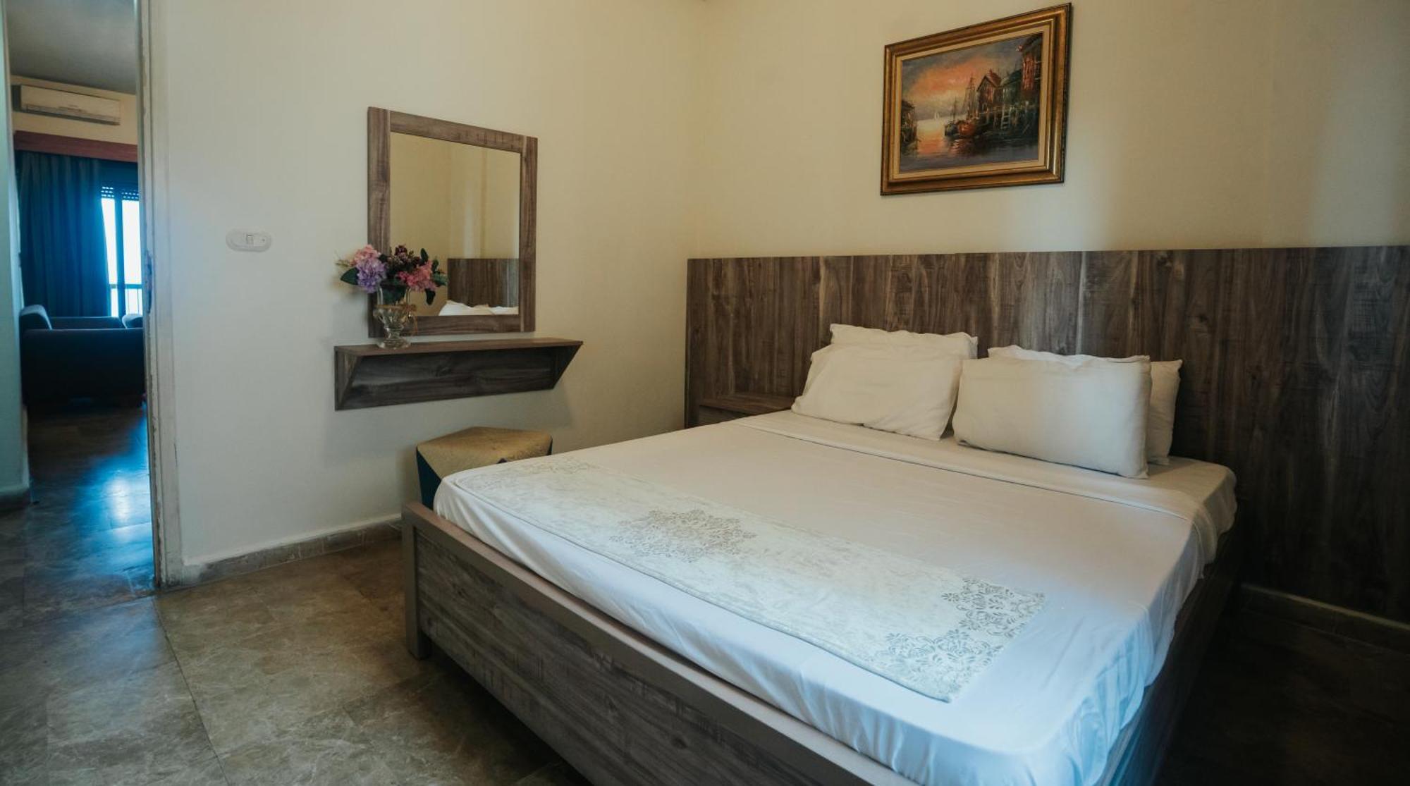 Holiday Suites Hotel & Beach Resort Jounieh Buitenkant foto