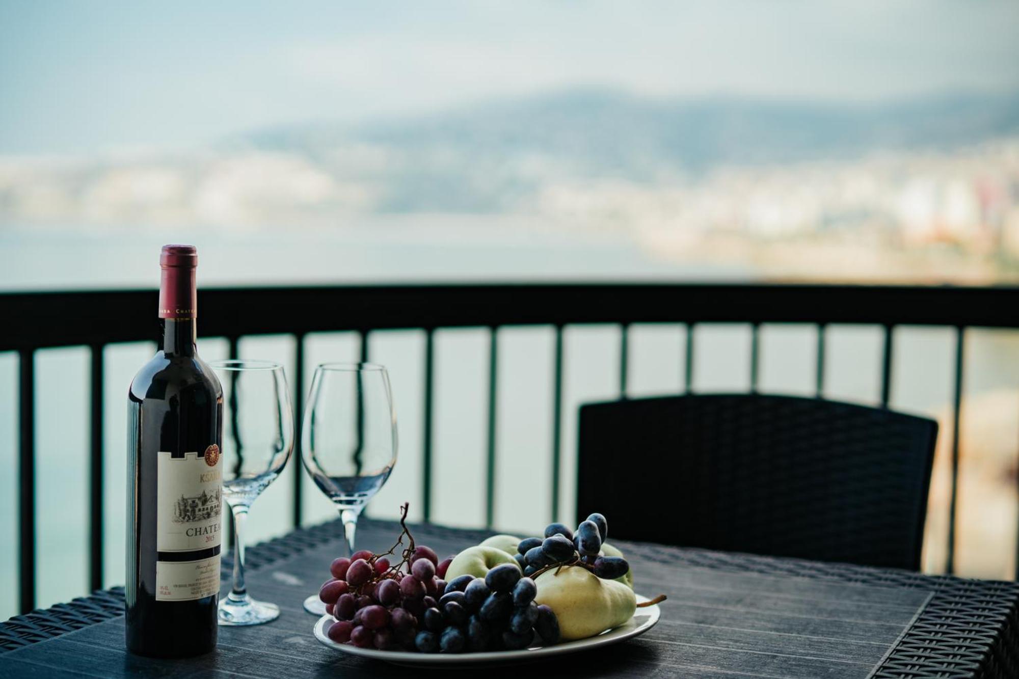 Holiday Suites Hotel & Beach Resort Jounieh Buitenkant foto