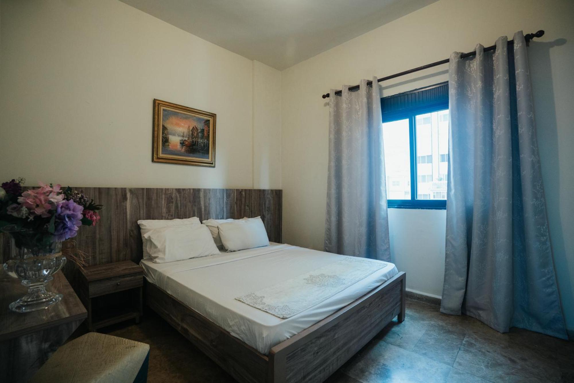 Holiday Suites Hotel & Beach Resort Jounieh Buitenkant foto